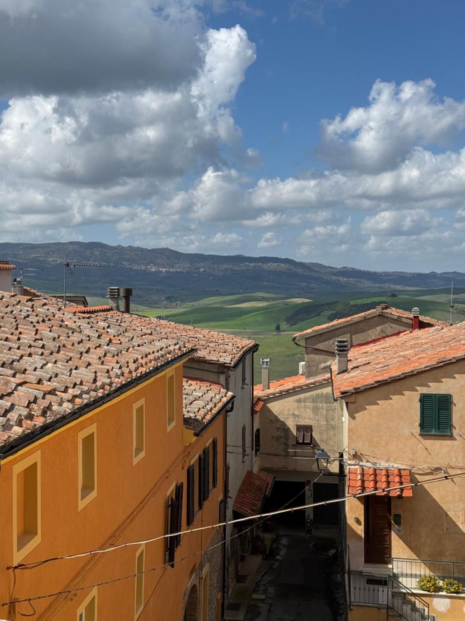 La Casetta Di Borgo Lajatico Exterior photo